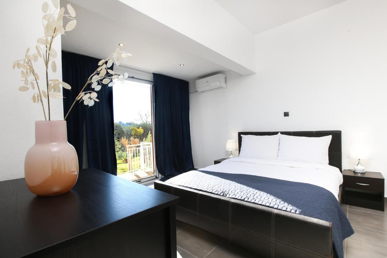 Luxury Apartments Christos 고우비아 외부 사진