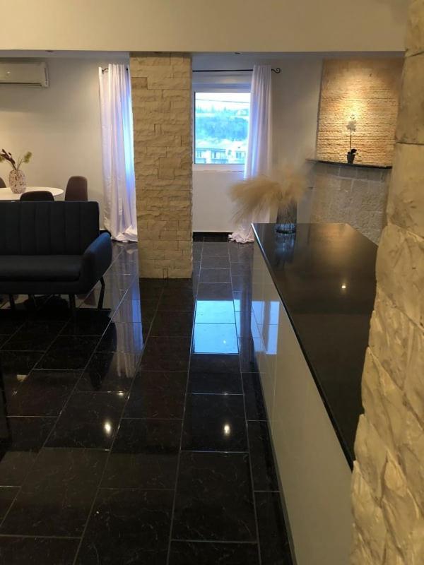 Luxury Apartments Christos 고우비아 외부 사진
